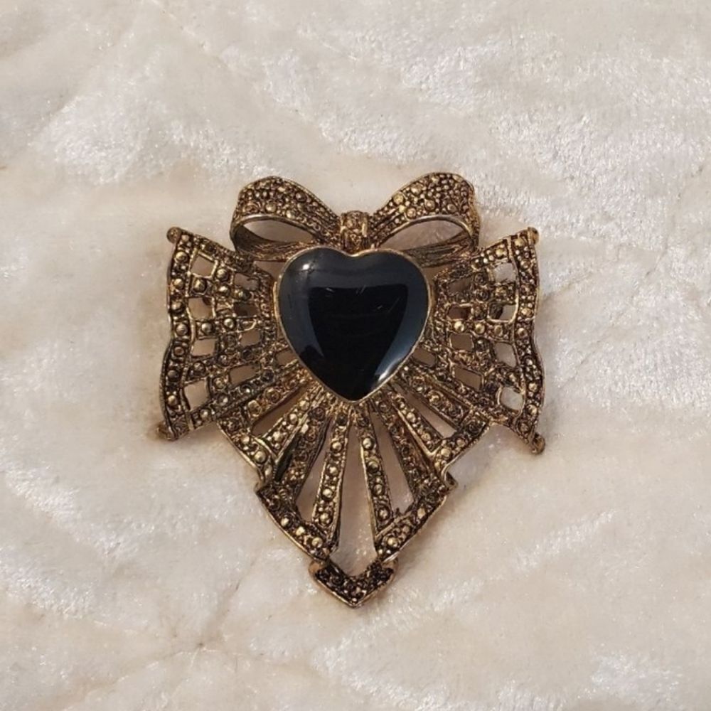 Vintage Black Heart Brooch Pin Gothic‎
